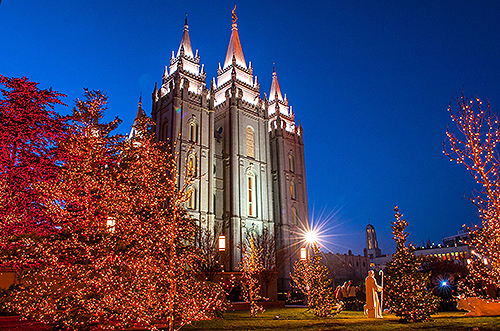 When are the Christmas lights at Temple Square switched on?